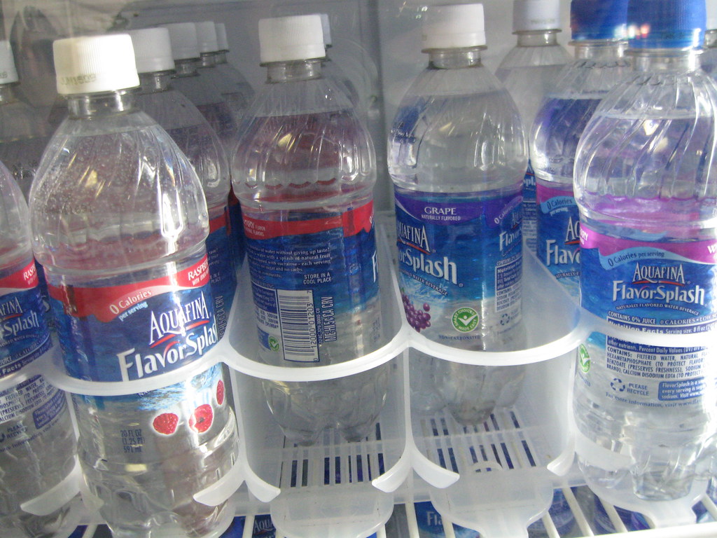 Flavored Waters With Artificial Sweeteners (image credits: flickr)