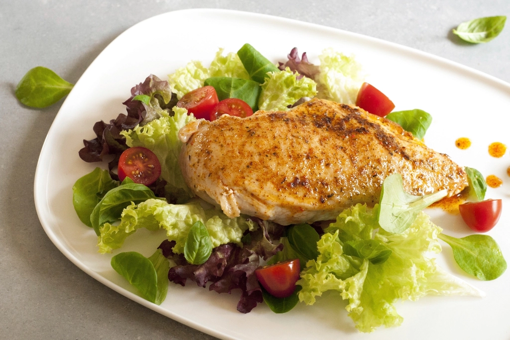 Protein-Packed Salads (image credits: rawpixel)
