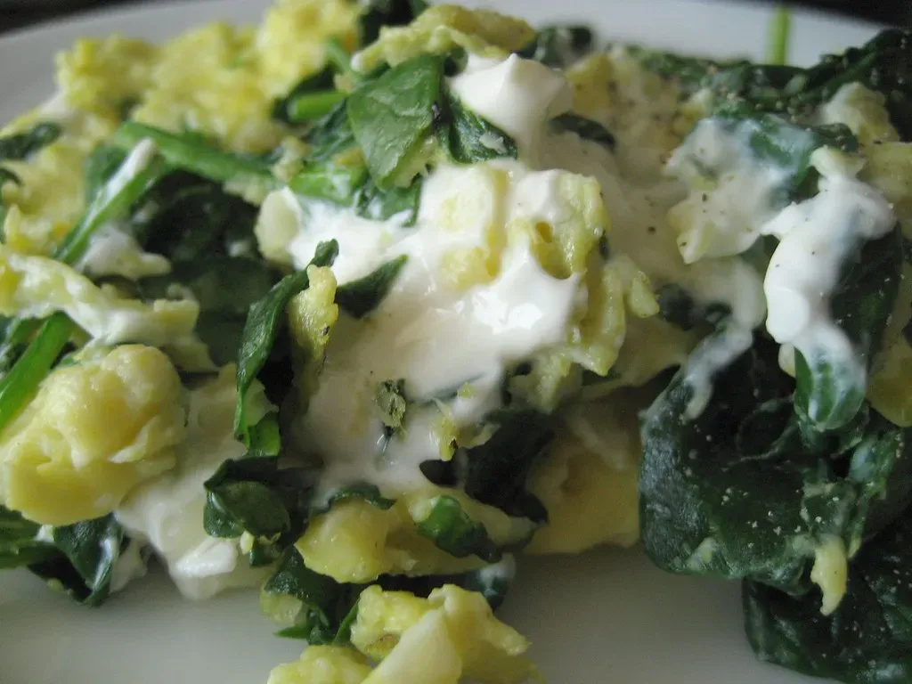 Creamed Eggs on Spinach (Image Credits: Flickr)