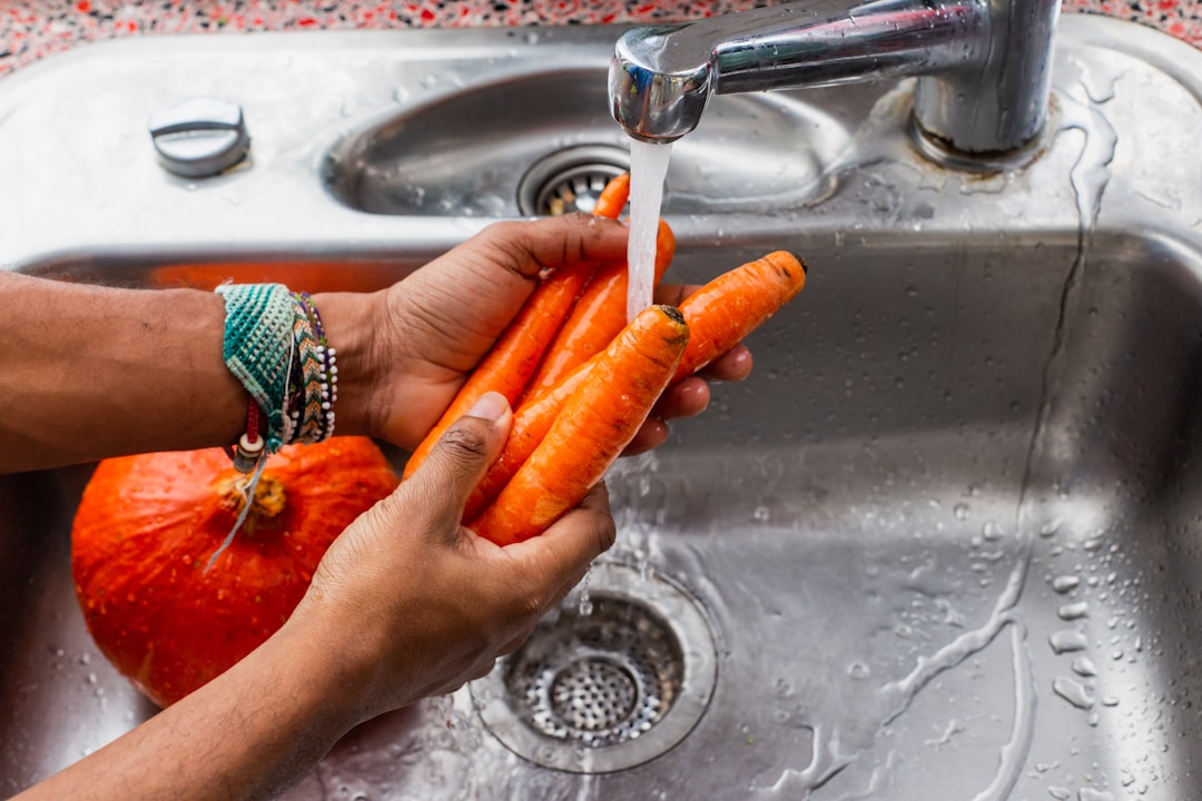 Safety First – When and How to Clean Unpeeled Vegetables (image credits: unsplash)