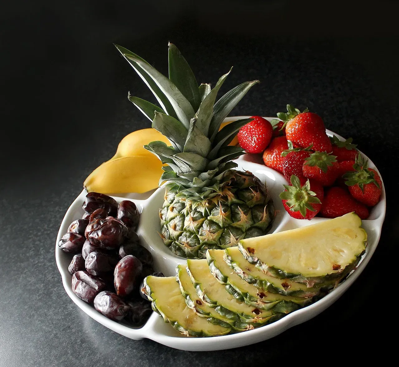Dessert Boards and Grazing Platters: Organized Chaos (Image Credits: Pixabay)