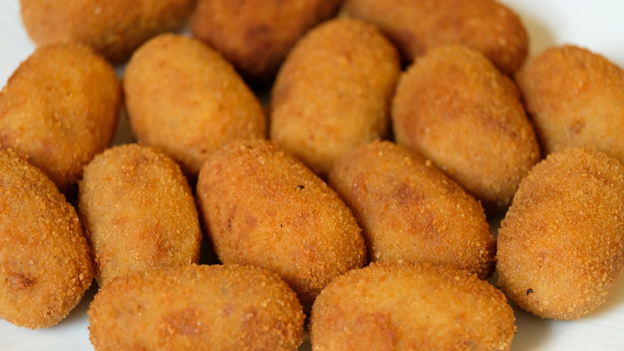 Croquettes: Crispy Comfort with Global Appeal (image credits: pixabay)