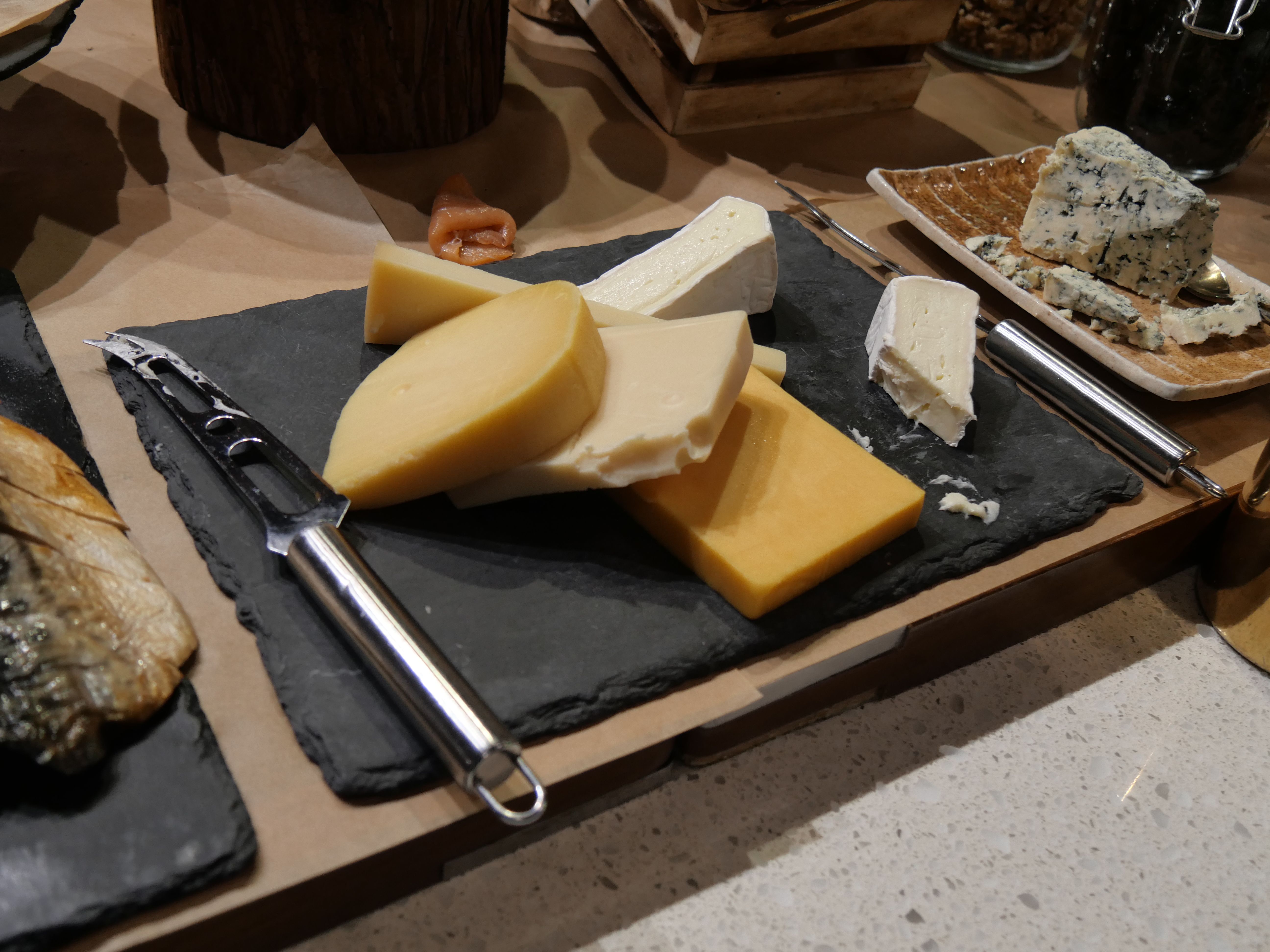 Choose a Blend of Cheeses—Not Just American (image credits: wikimedia)