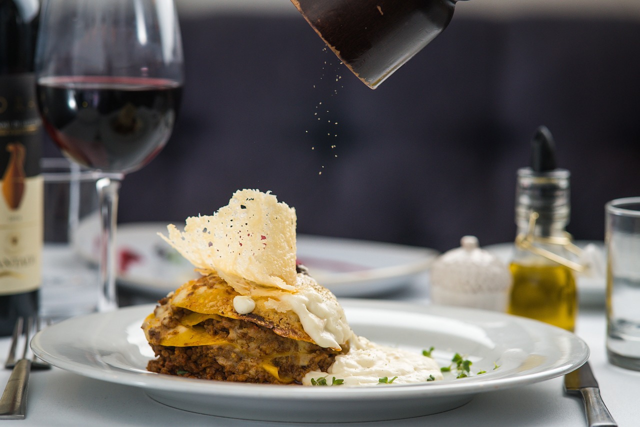 The Social Aspect of Eating (image credits: pixabay)