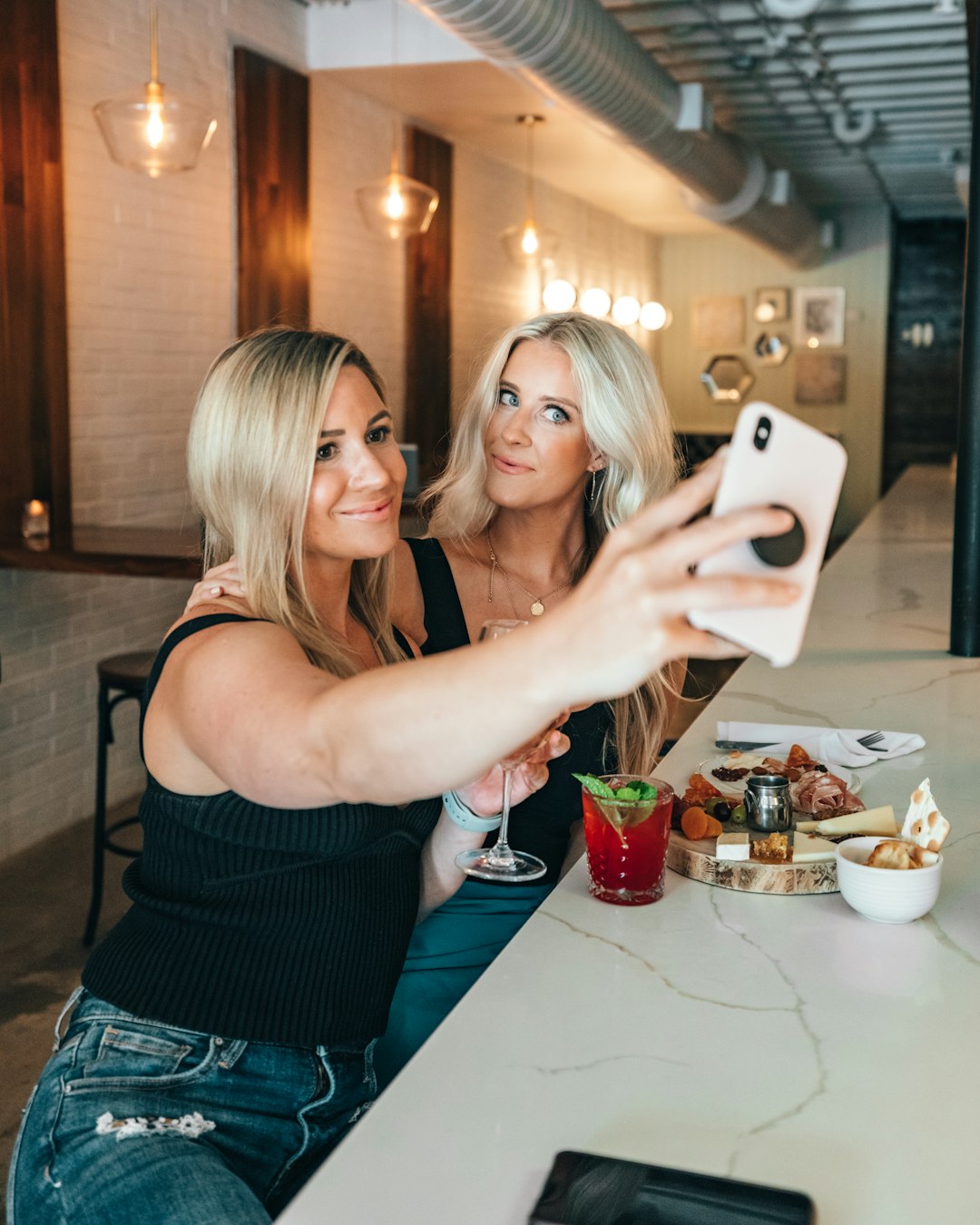 Social Media Fuels the Nostalgic Food Revolution (image credits: unsplash)