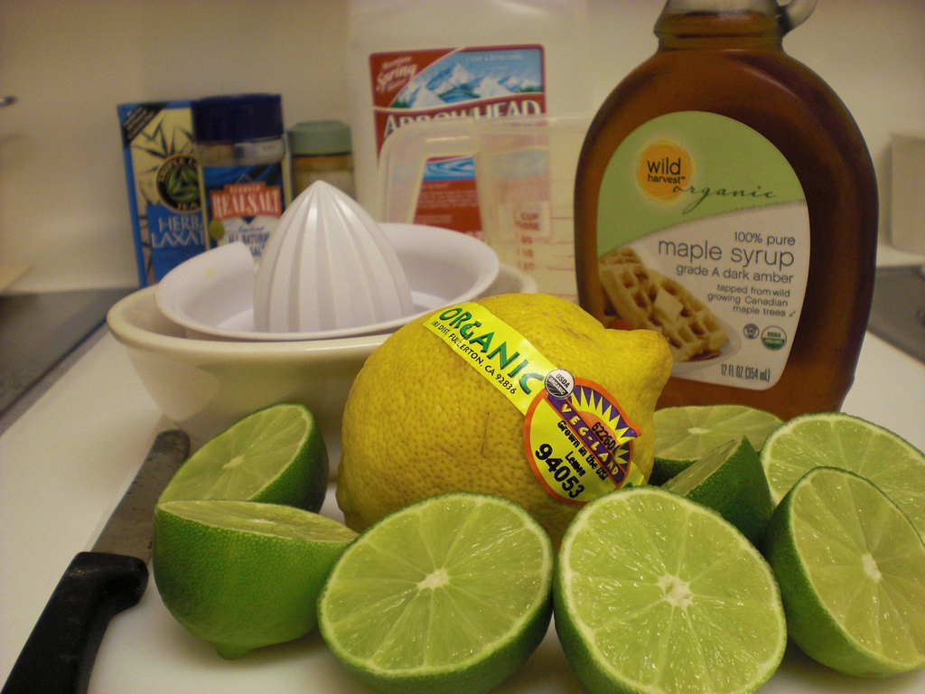 Lemon: The Citrus Powerhouse for Stone Prevention (image credits: wikimedia)