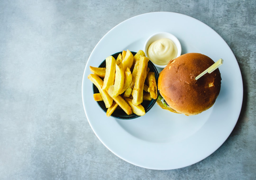 Fast Food: The Price of Quick Meals (image credits: unsplash)