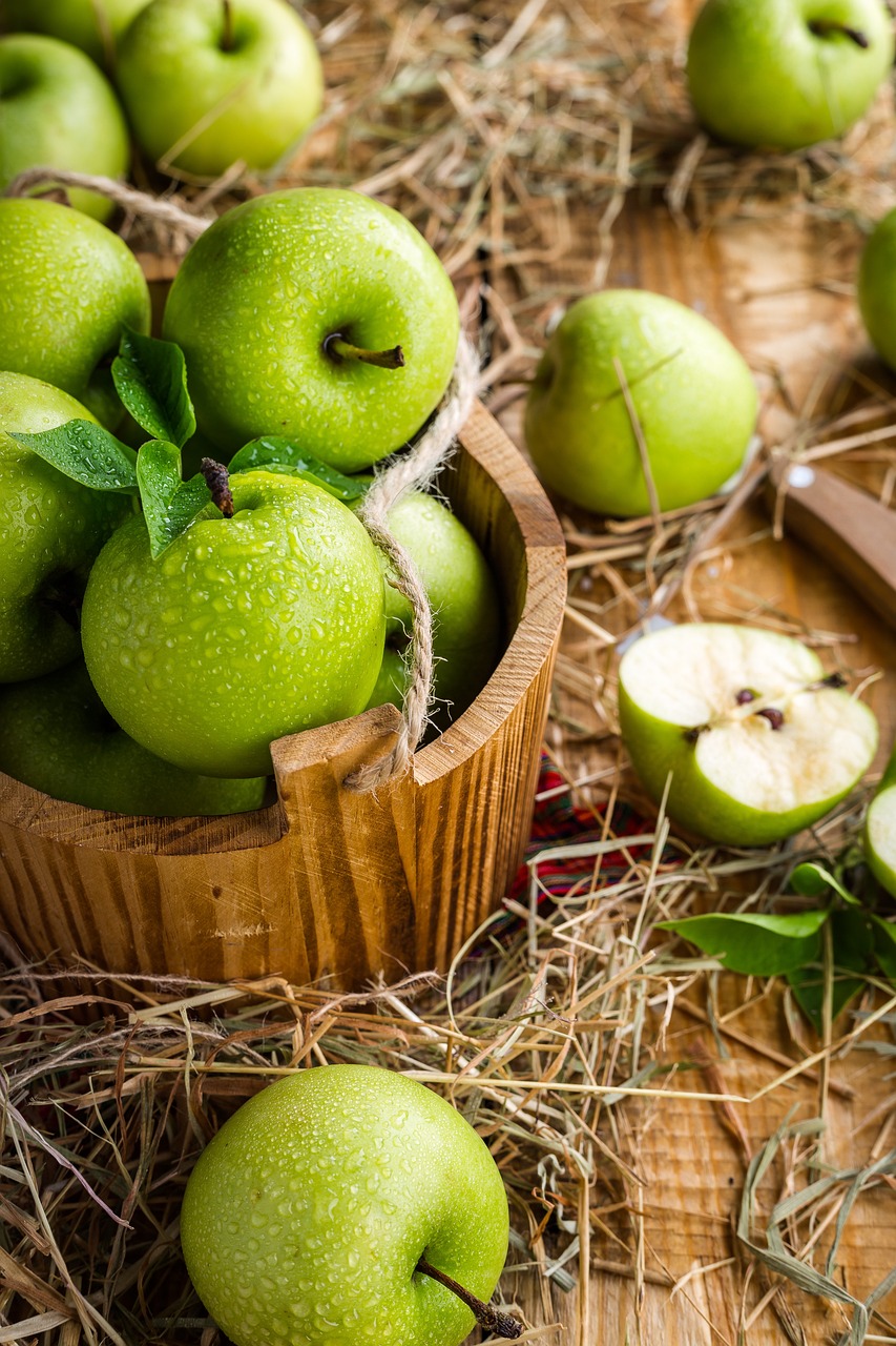 Apples (image credits: pixabay)