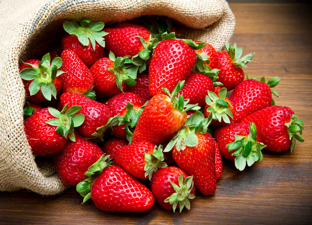 Strawberries: You're Slicing Off the Best Part (image credits: flickr)