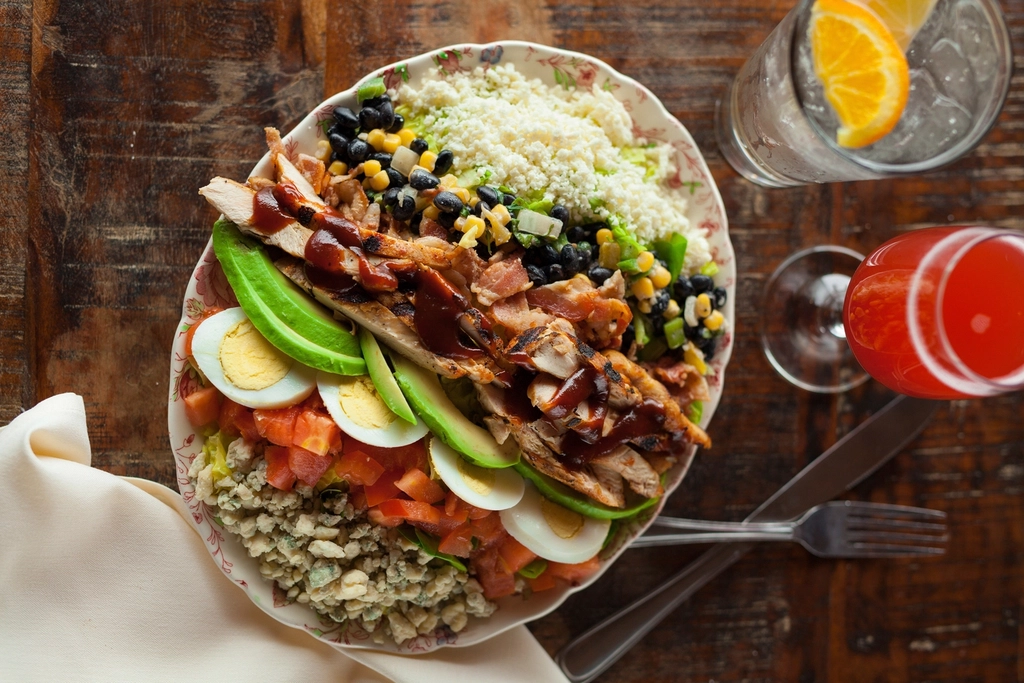 Balancing Protein with Other Nutrients (image credits: rawpixel)