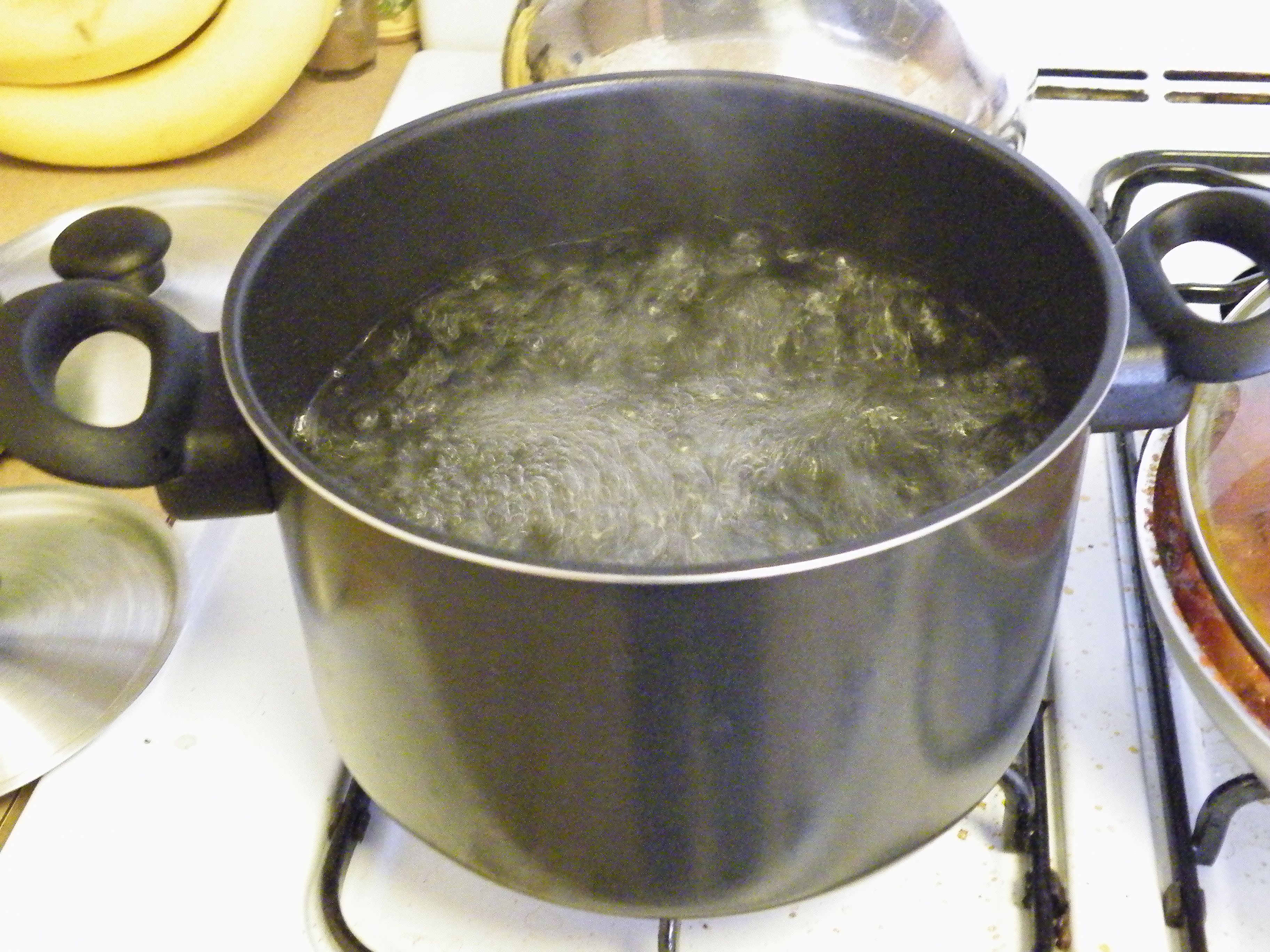 Understanding the Boiling Point (image credits: wikimedia)