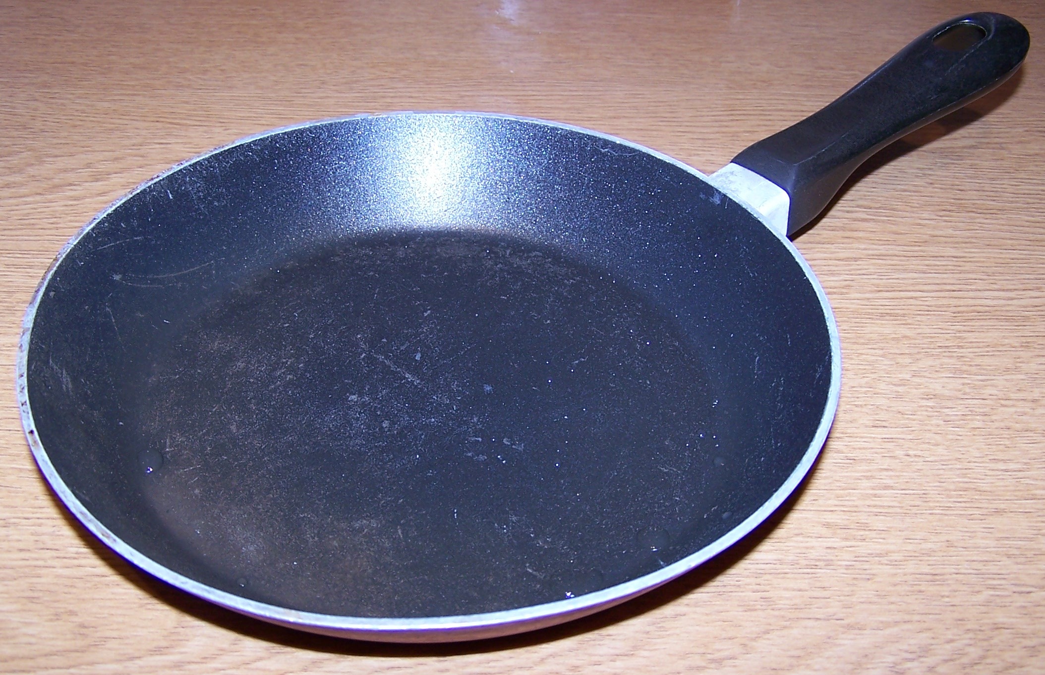 The Hidden Dangers Lurking in Your Kitchen (image credits: wikimedia)