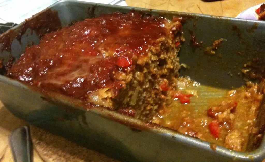 2. Meatloaf with Ketchup Glaze (Image Credits: Flickr)