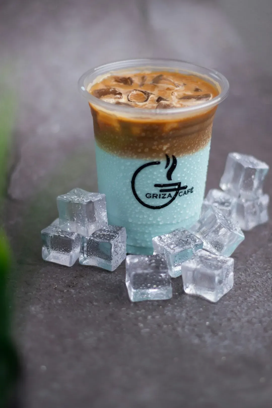 Iced Coffee and Cold Brew: The Bold Spontaneous Crowd (Image Credits: Unsplash)