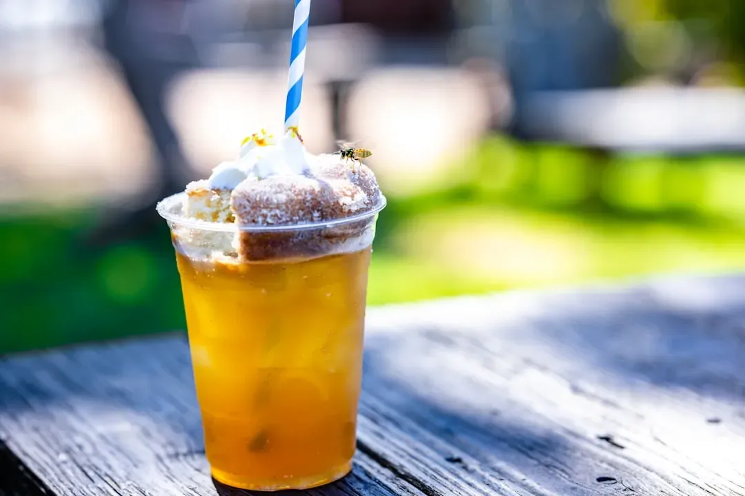 4. The Iced Tea Split: Two Drinks for the Price of One (Image Credits: Unsplash)