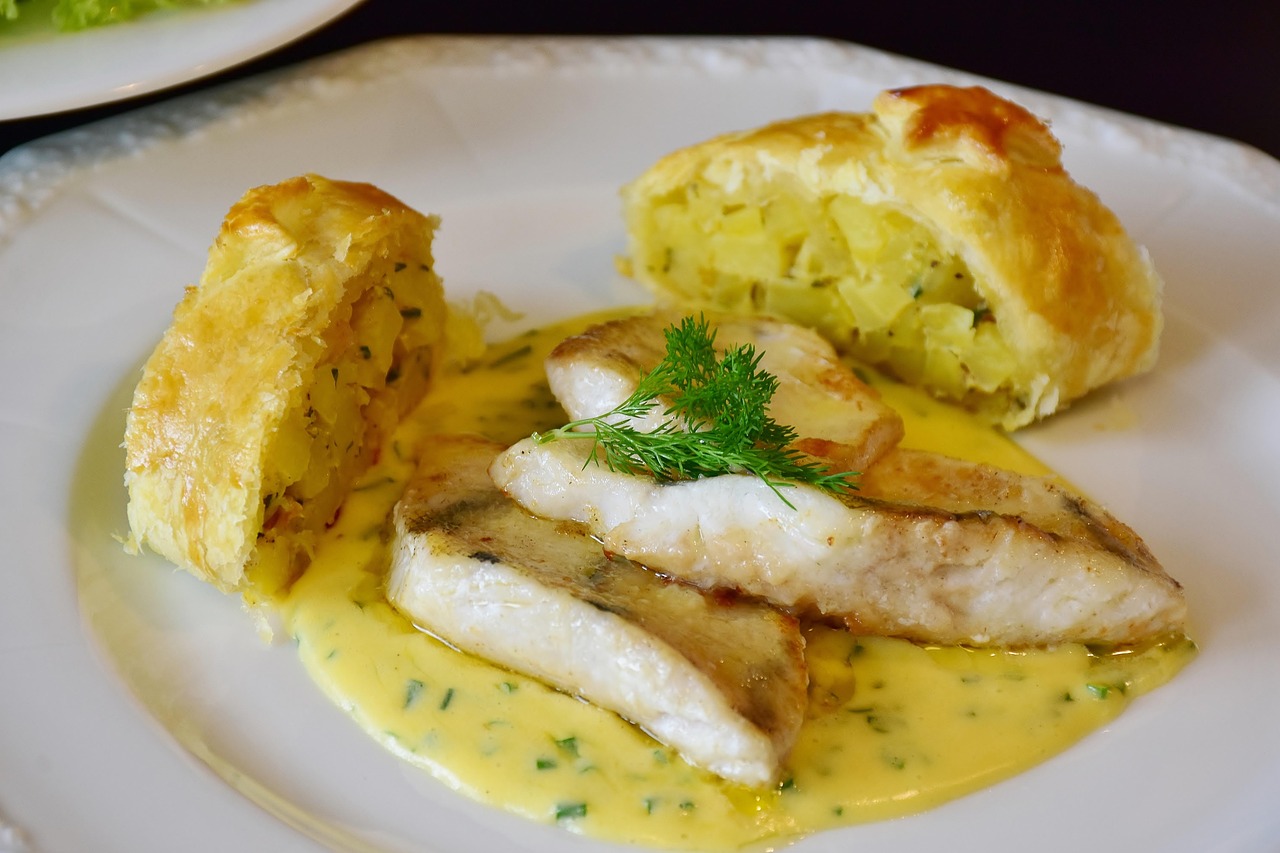Hollandaise Sauce: The Diva of Dairy Emulsions (image credits: pixabay)