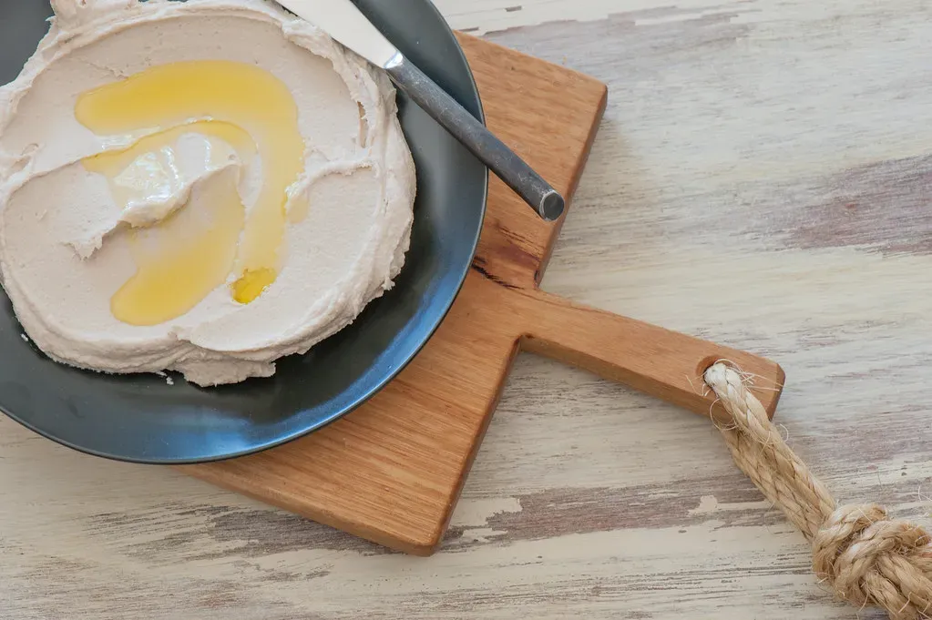 Hummus Brings Creaminess With Extra Protein and Fiber (Image Credits: Flickr)