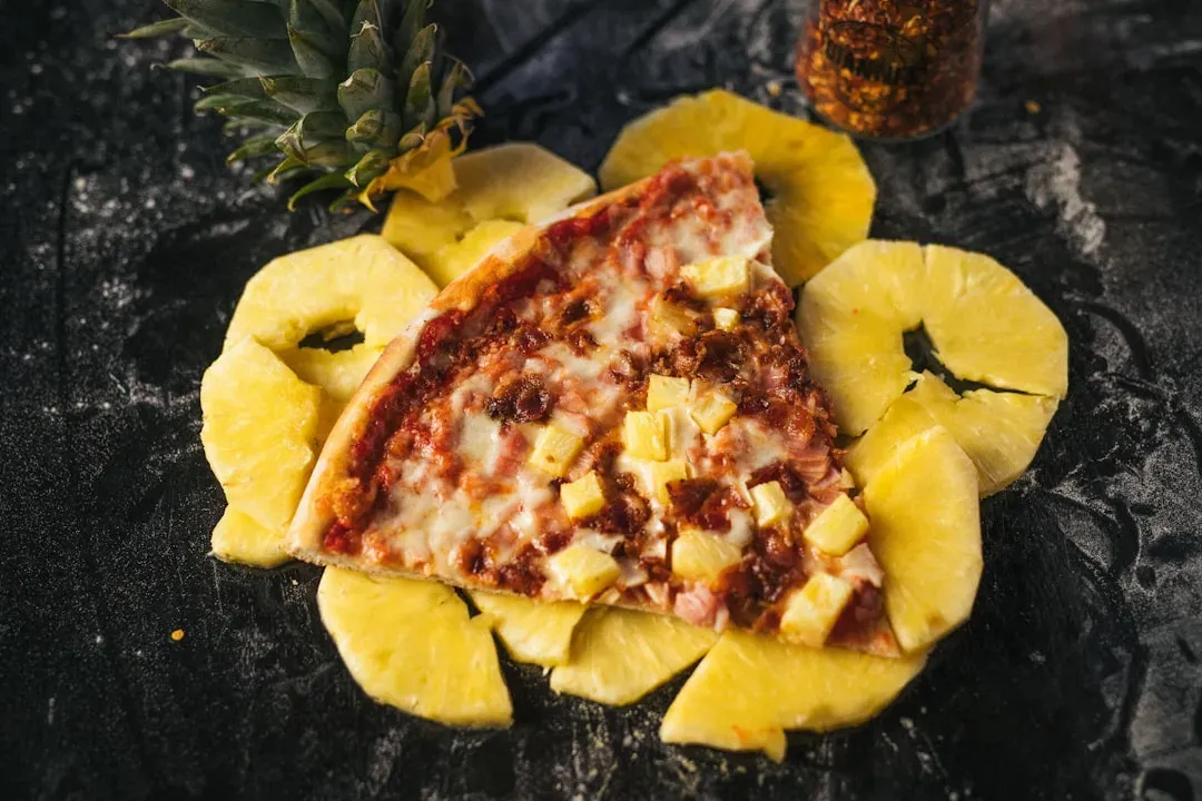 Pineapple Pizza Fans: The Controversial Trailblazers (Image Credits: Unsplash)