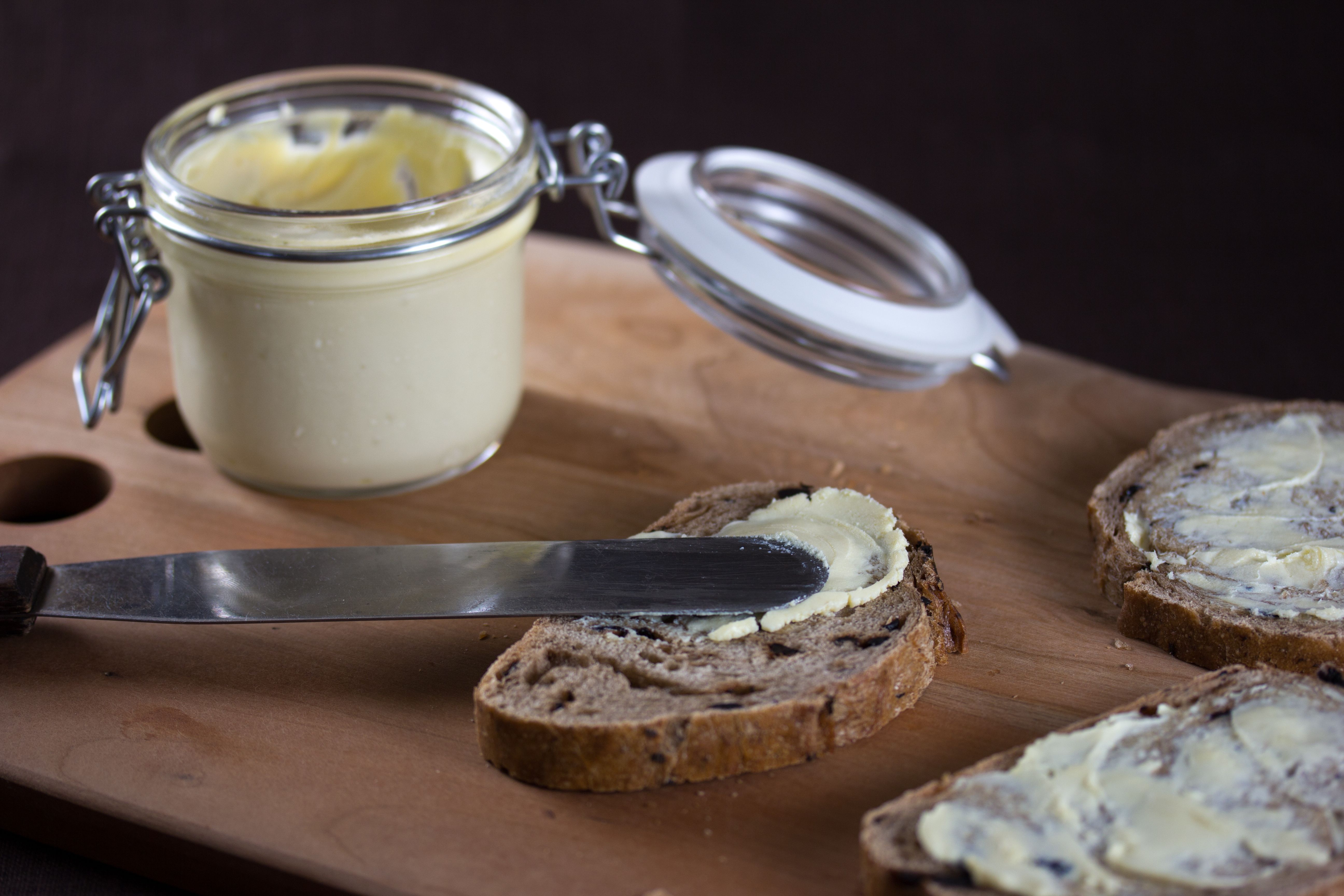 Opt for Olive Oil Instead of Butter (image credits: wikimedia)