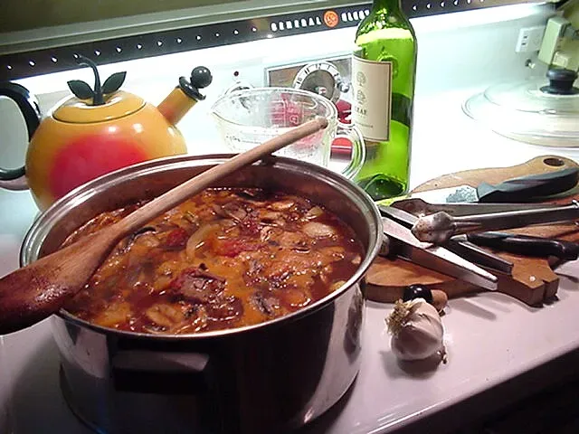 How Long Should You Simmer? Getting the Timing Right (EraPhernalia Vintage . . . [''playin' hook-y''] ;o, Flickr, CC BY-SA 2.0)