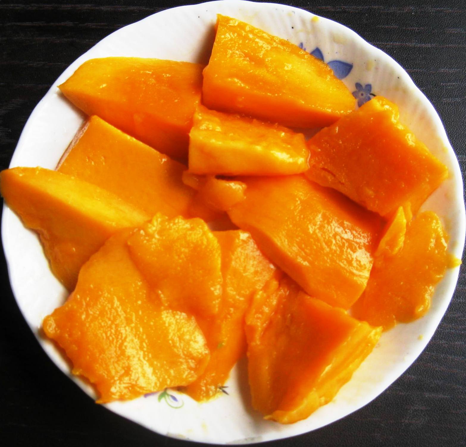 Trade Fruit Snacks for Sliced Mango (image credits: wikimedia)