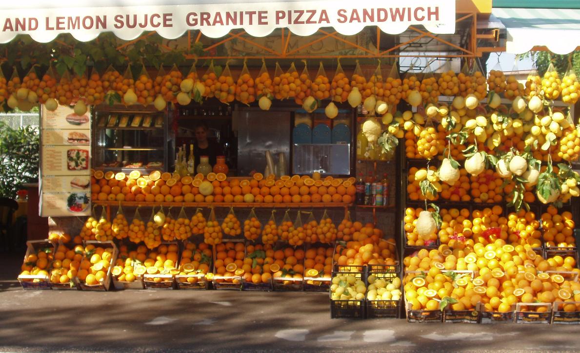 Market Growth and Consumer Trends Driving Change (image credits: No machine-readable source provided. Own work assumed (based on copyright claims)., CC BY-SA 3.0, https://commons.wikimedia.org/w/index.php?curid=835115)