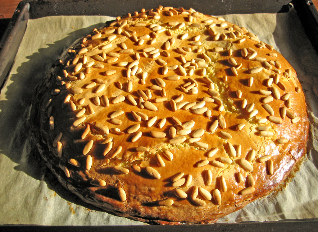 Torta della Nonna - Grandmother's Custard Masterpiece (image credits: flickr)