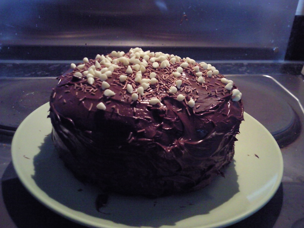 Devil's Food Cake: The Dark Counterpart to Angelic Sweetness (image credits: flickr)