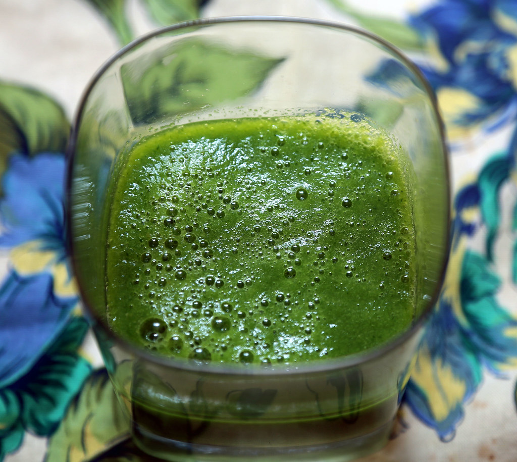 When Green Smoothies Actually Shine (image credits: flickr)