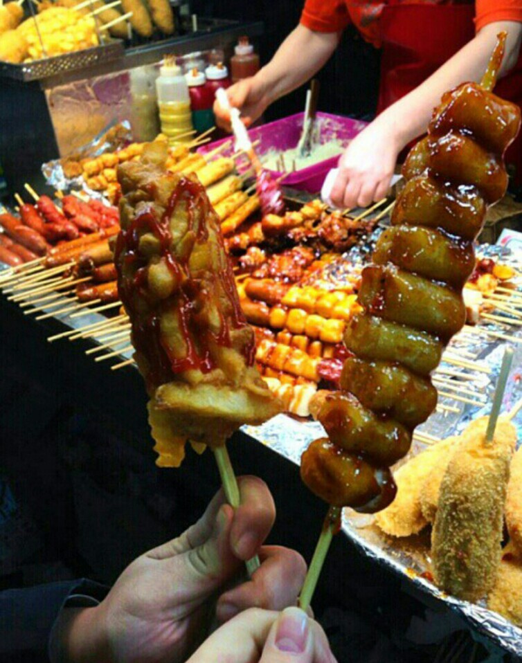 Social Media Creates Global Street Food Stars (image credits: wikimedia)