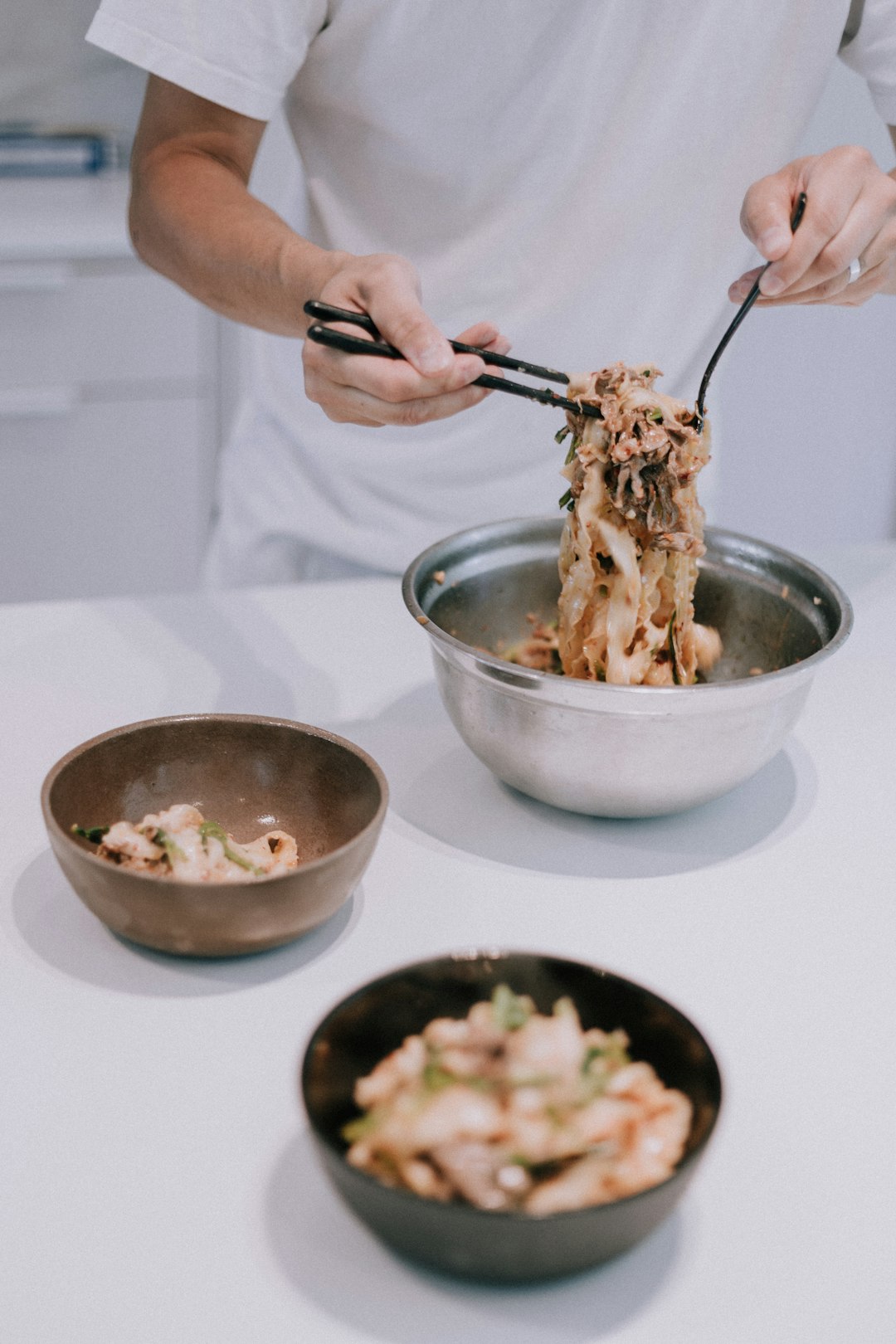 Cold Sesame Noodles with Cucumber 🥒🍜 (image credits: unsplash)