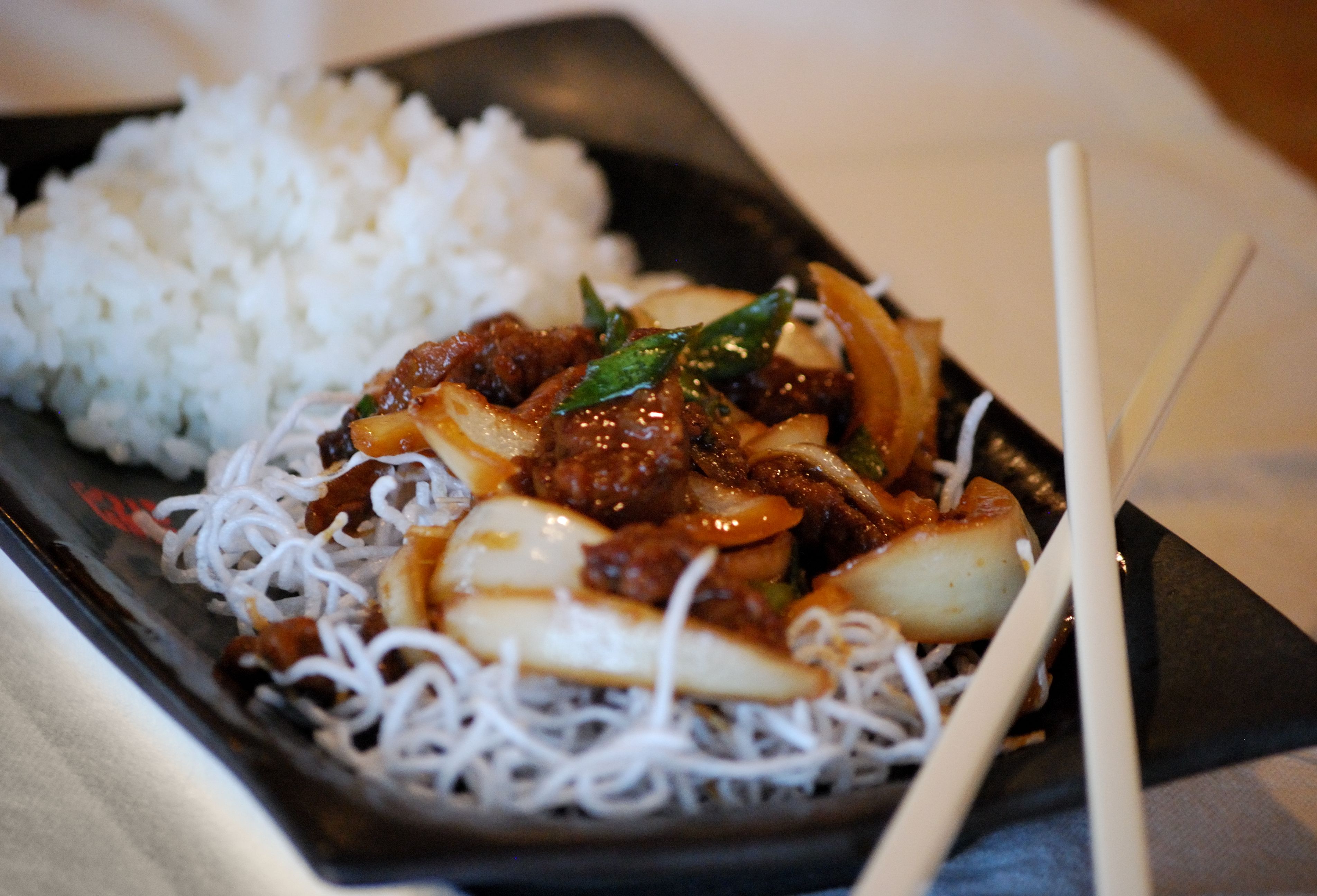 Classic Beef Stroganoff (image credits: wikimedia)