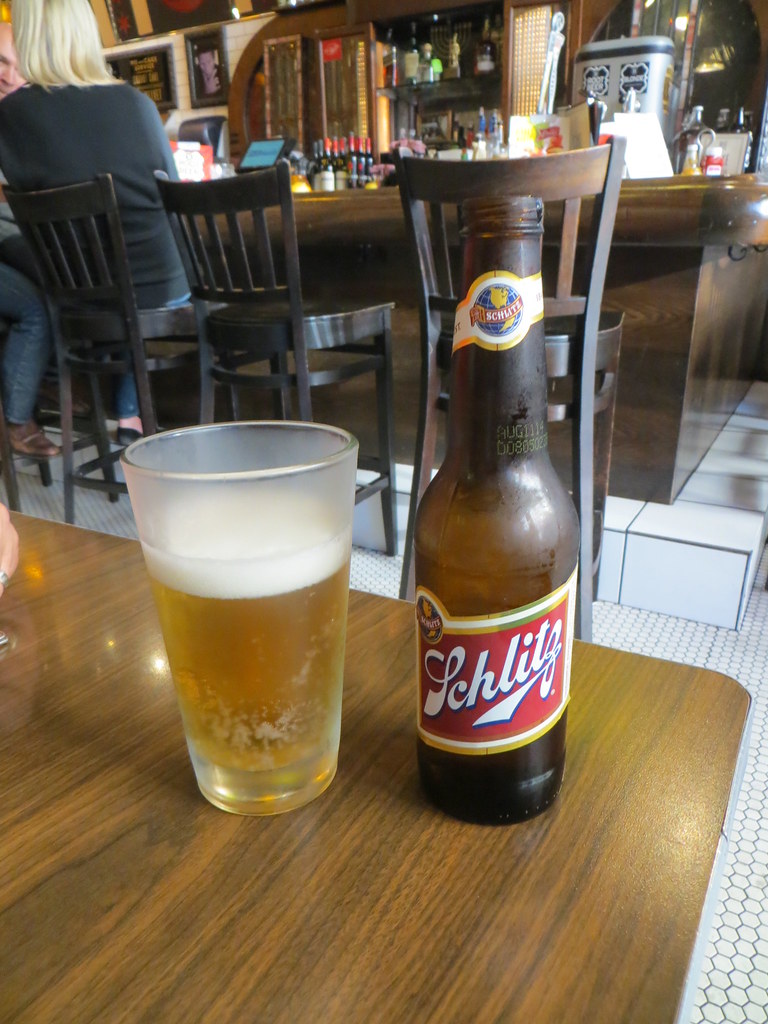 Schlitz - The Beer That Made Milwaukee Famous (Then Infamous) (image credits: flickr)