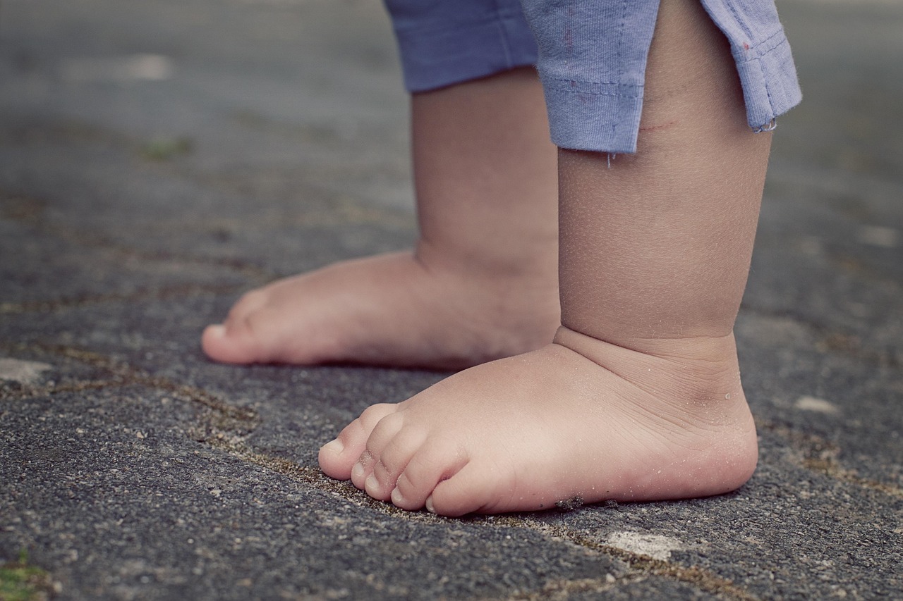 Numbness and Tingling in Hands or Feet (image credits: pixabay)
