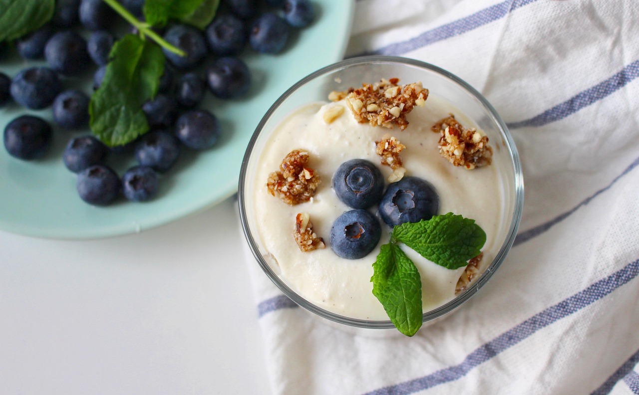 Greek Yogurt Parfait (image credits: pixabay)