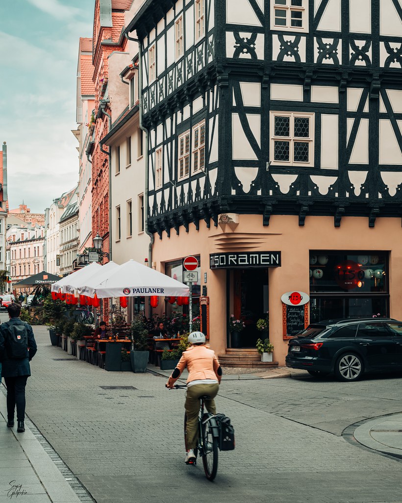 Walking and Active Transportation (image credits: flickr)