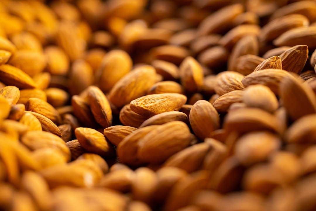 Almonds: The Lean Protein Favorite (image credits: unsplash)