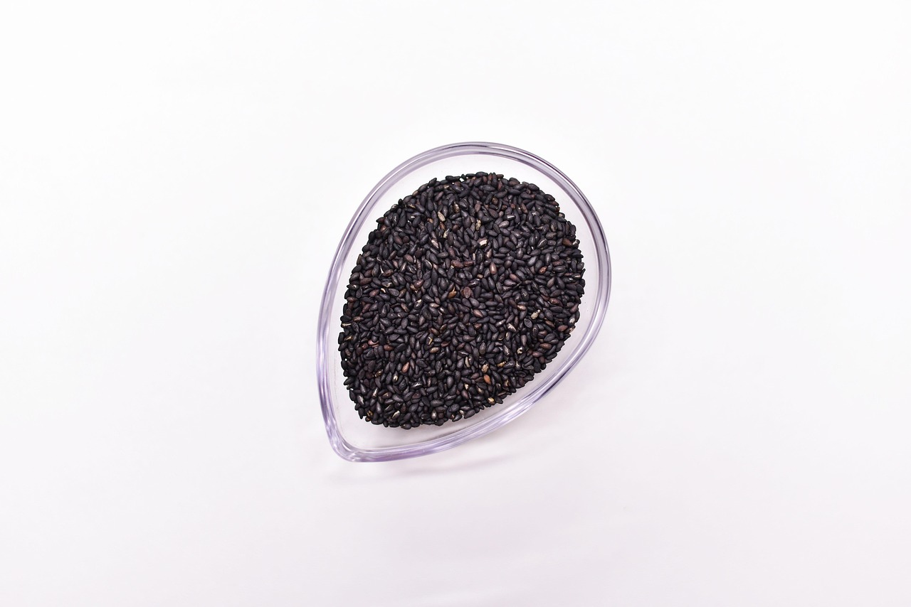 The Ancient Beauty Secret in Tiny Black Seeds (image credits: pixabay)