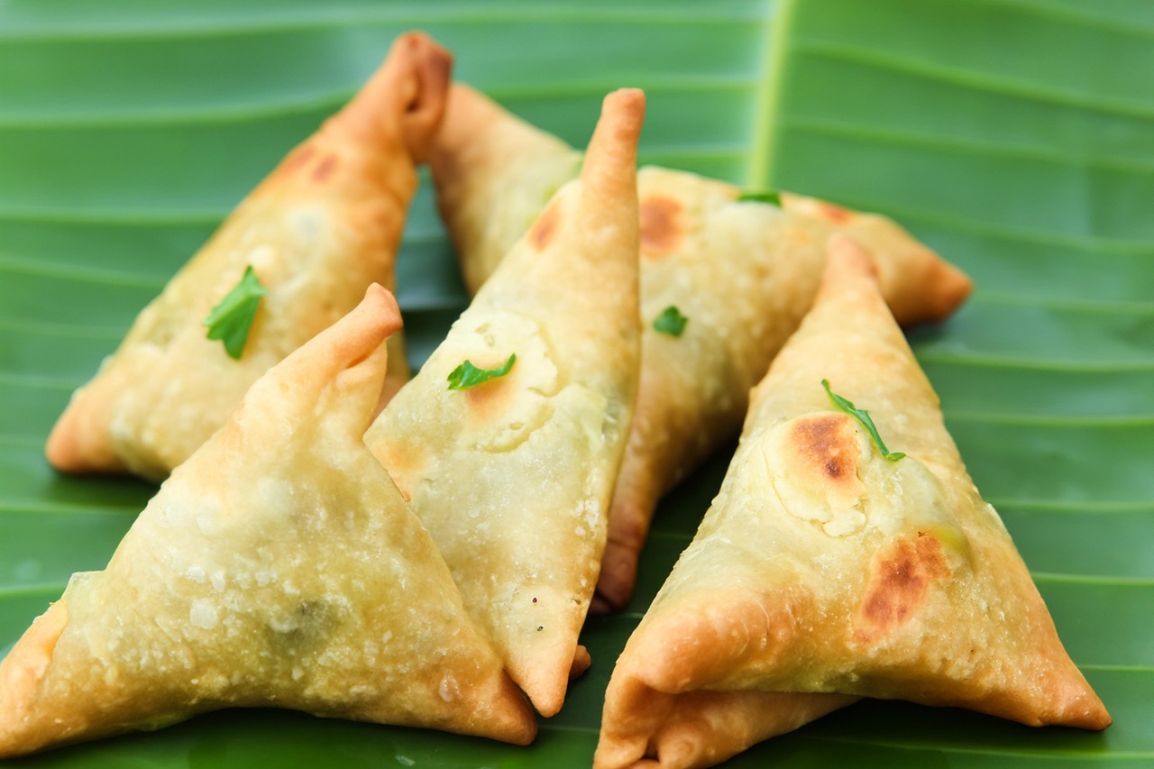 Samosas Traveled from Central Asia to India (image credits: pixabay)