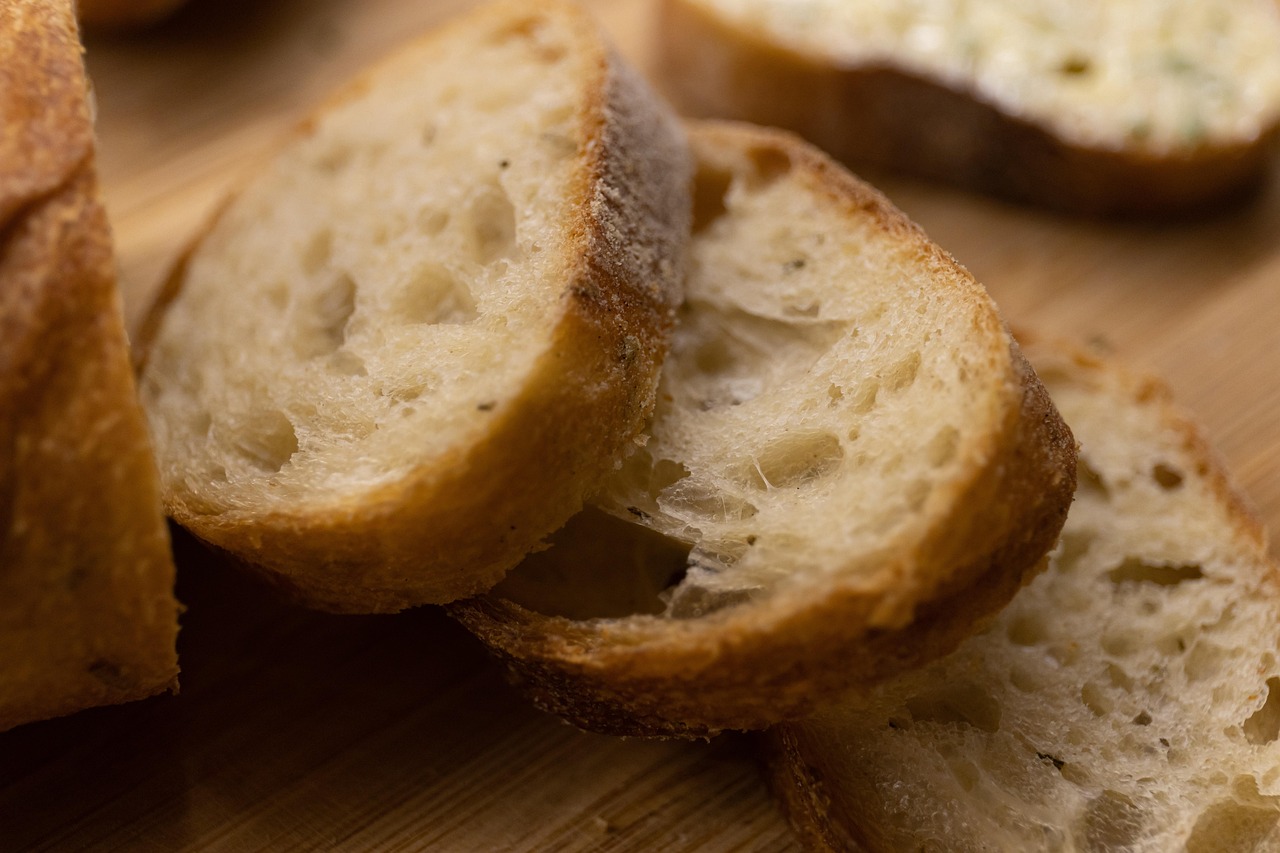 Bread That Makes Supermarket Loaves Seem Like Cardboard (image credits: pixabay)