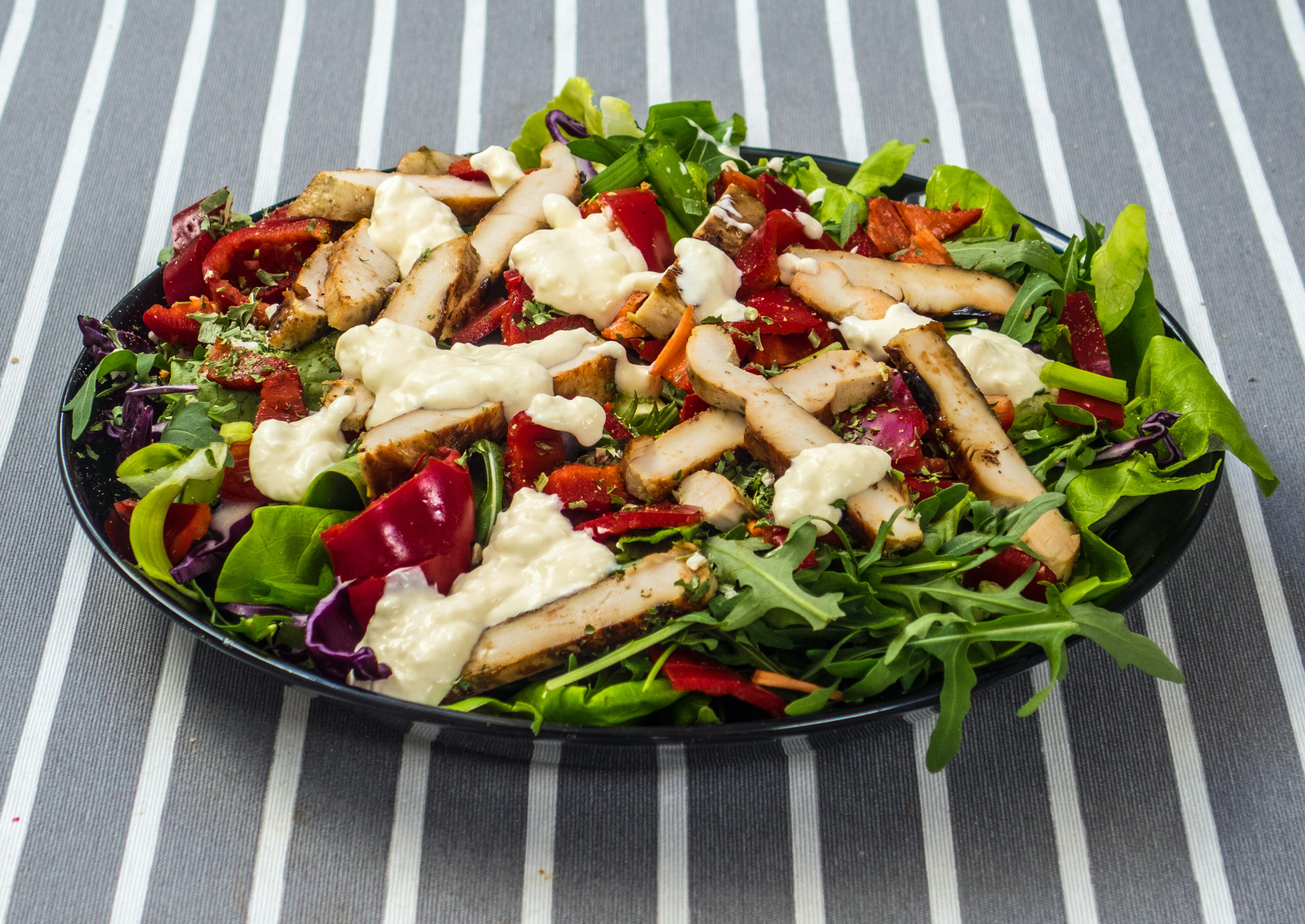 Salads with Grilled Protein: More Than Just Greens (image credits: wikimedia)