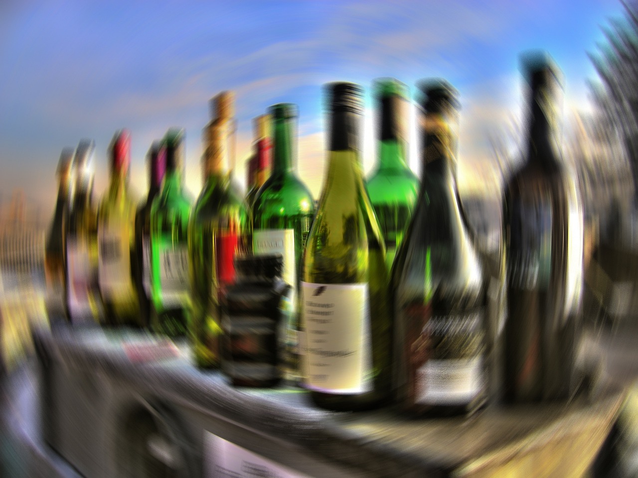 Alcohol’s Role in Food Comas (image credits: pixabay)