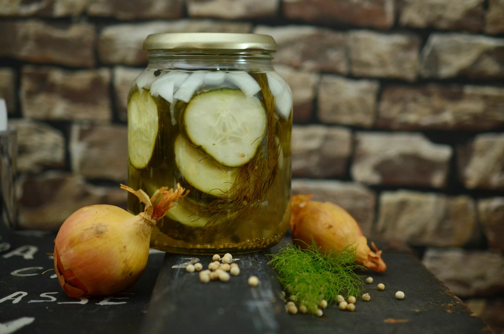 Storage and Safety: Keeping Your Pickles Perfect (image credits: rawpixel)
