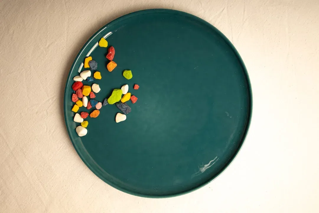 Round Plates and the Sweetness Effect (Image Credits: Unsplash)