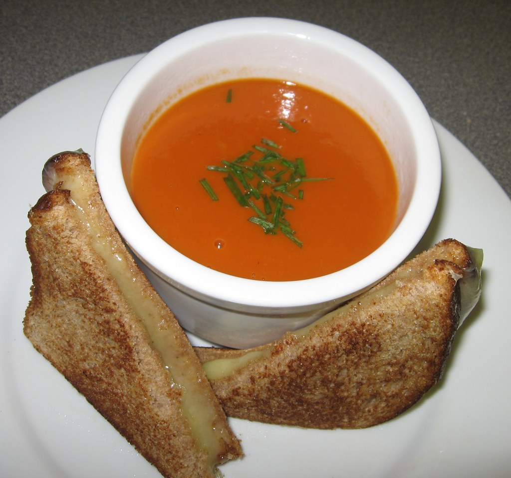Gourmet Grilled Cheese and Tomato Soup (Image Credits: Flickr)