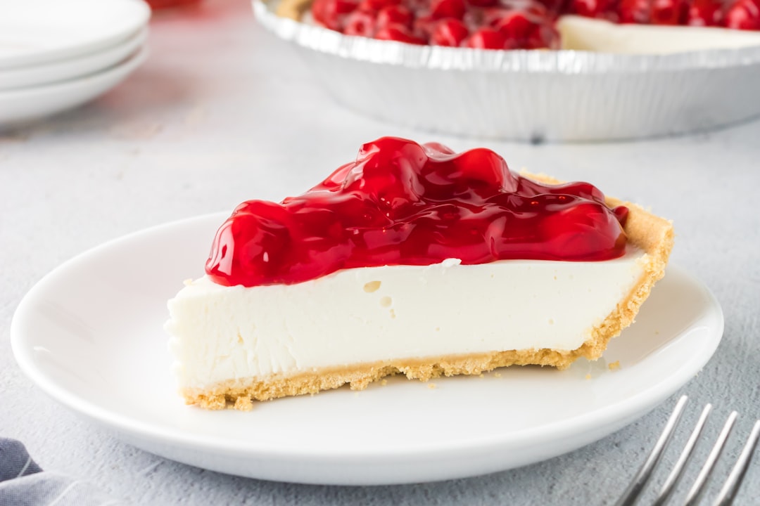 Classic Cheesecake That Screams Tourist Trap (Image Credits: Unsplash)
