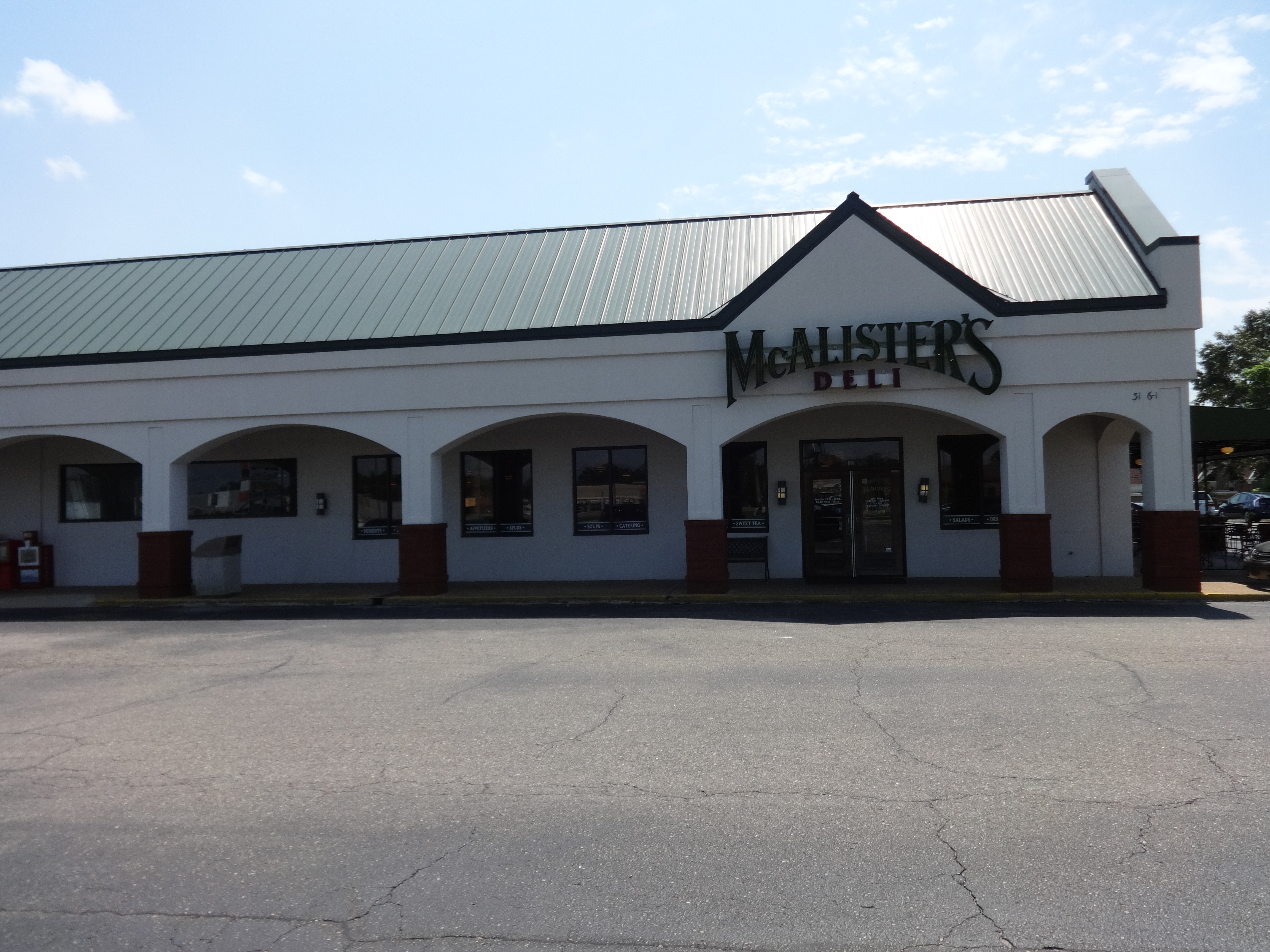 McAlister's Deli Falls Short Despite Premium Ingredients (image credits: By Michael Rivera, CC BY-SA 4.0, https://commons.wikimedia.org/w/index.php?curid=40899610)
