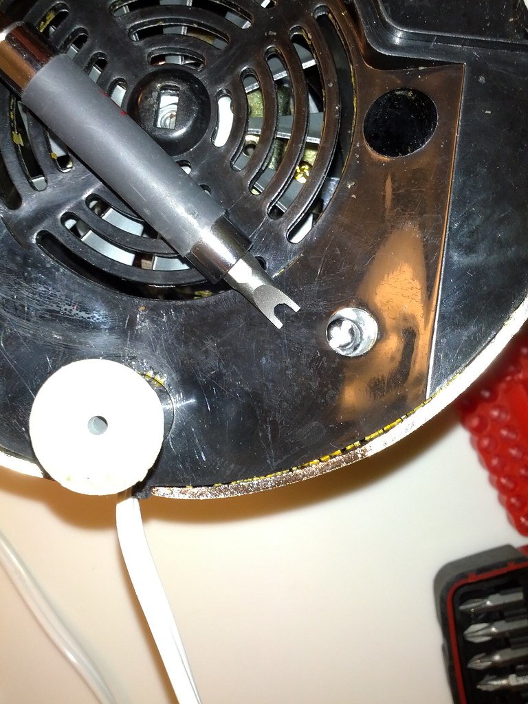 Oster My Blend: The Personal Smoothie Deceiver (image credits: flickr)