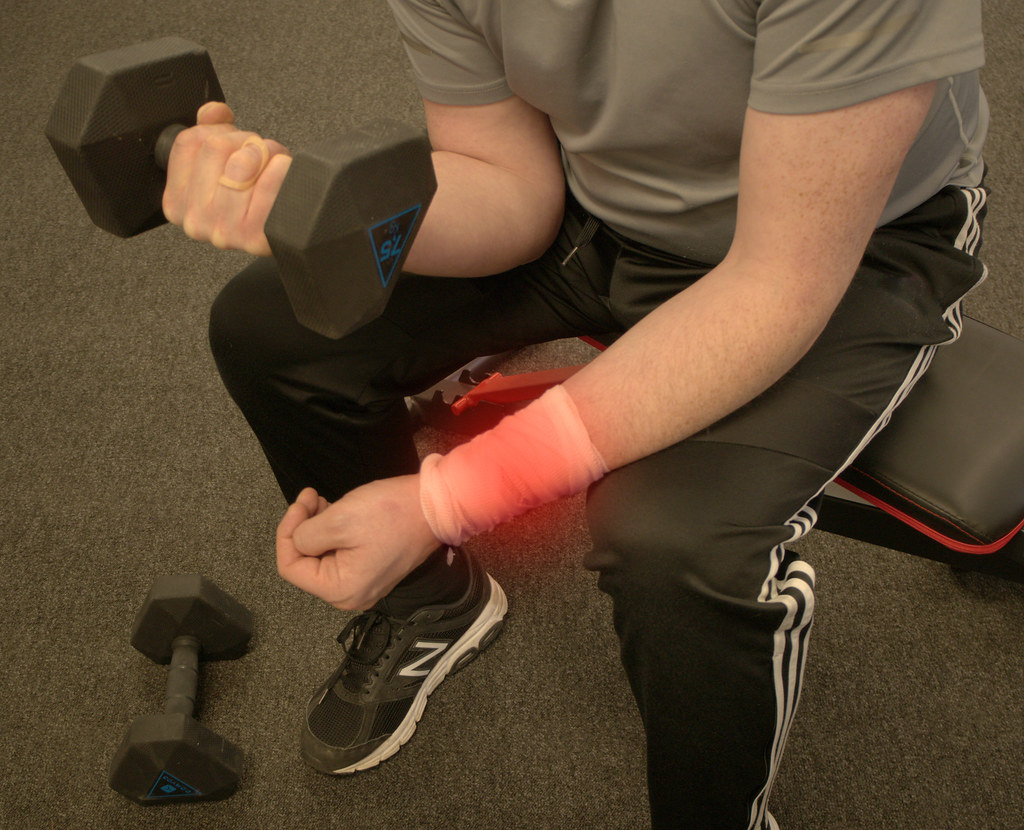 Lifting Too Heavy, Too Fast: The Ego Problem That Breaks Bodies (image credits: flickr)