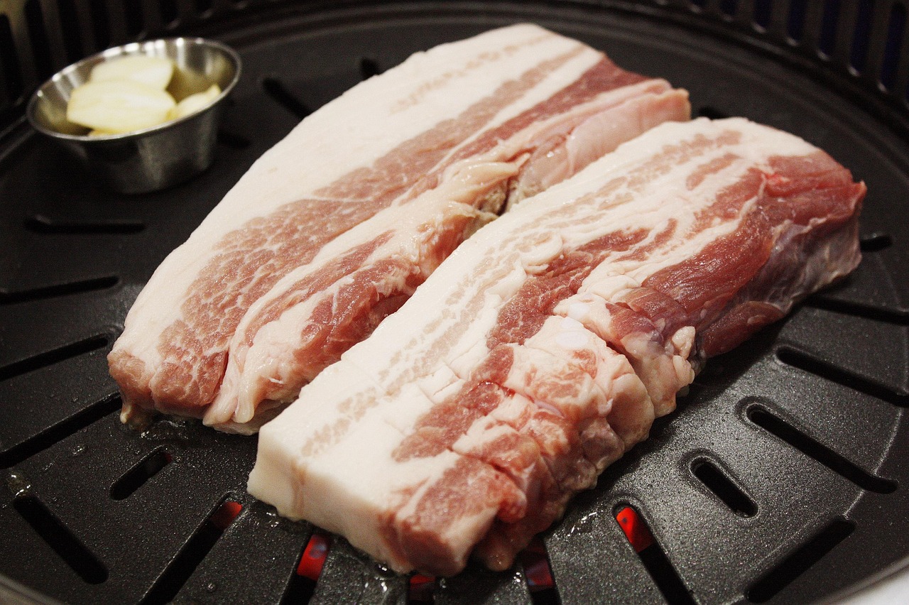 Pork: A Lean and Tasty Option (image credits: pixabay)